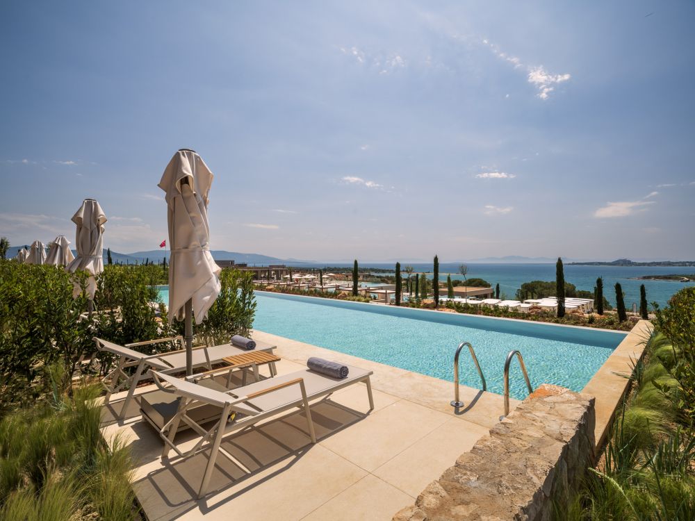 Adult Deluxe Sea View Swim-Up, Akra Didim Resort & SPA 5*