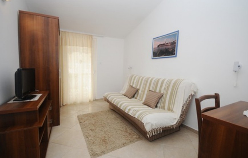 2 Bedroom Apartment 04, Jelena 27 3*