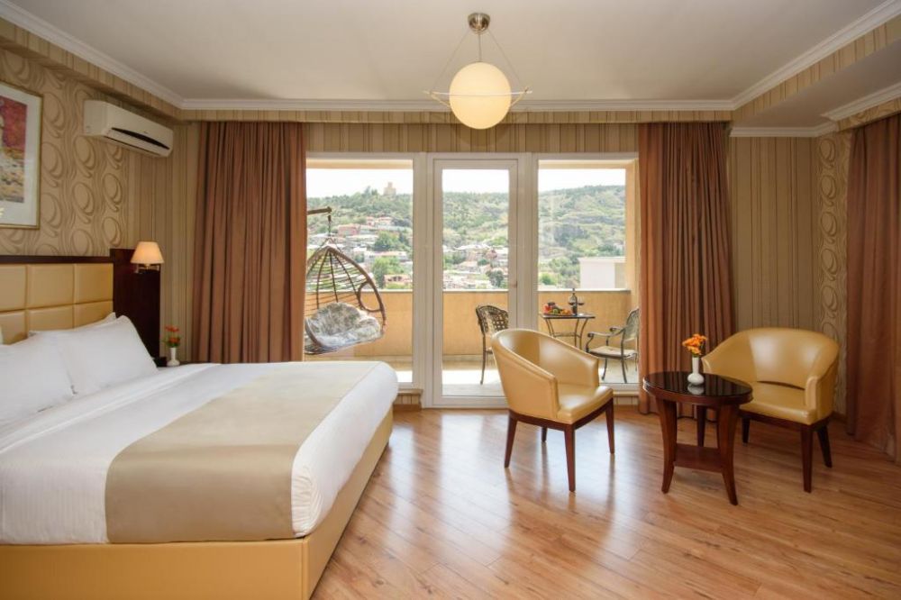 Panorama, KMM Hotel 4*