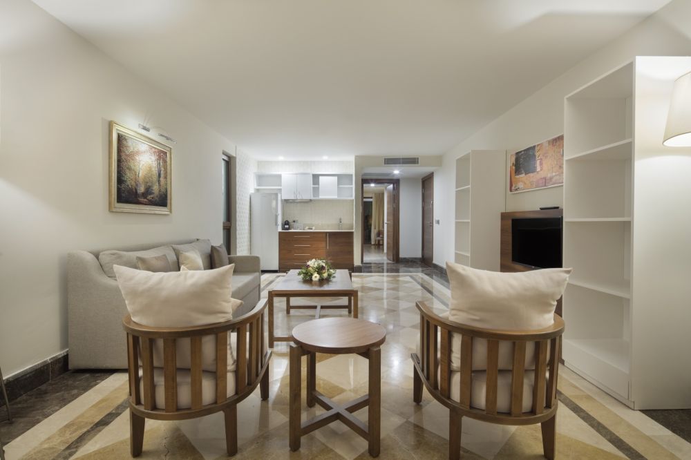 Lagoon Family Deluxe (Swim-Up Sharing Pool), Nirvana Mediterranean Excellence 5*
