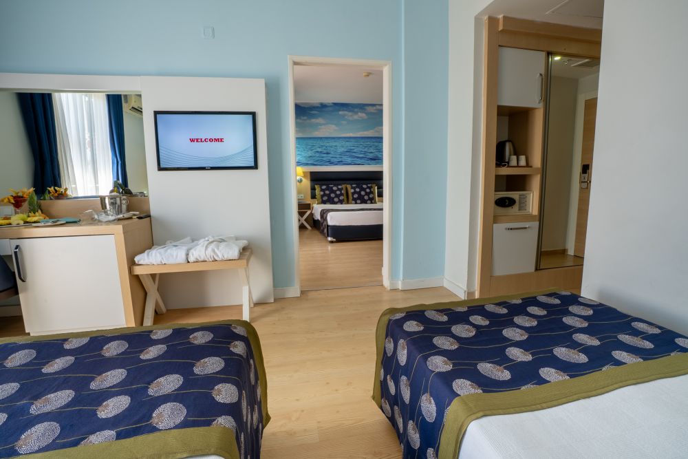 Family Room Main Building, Club Aqua Plaza Hotel 5*