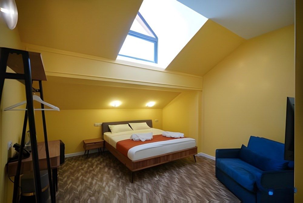 Standard Room, Station 22 
