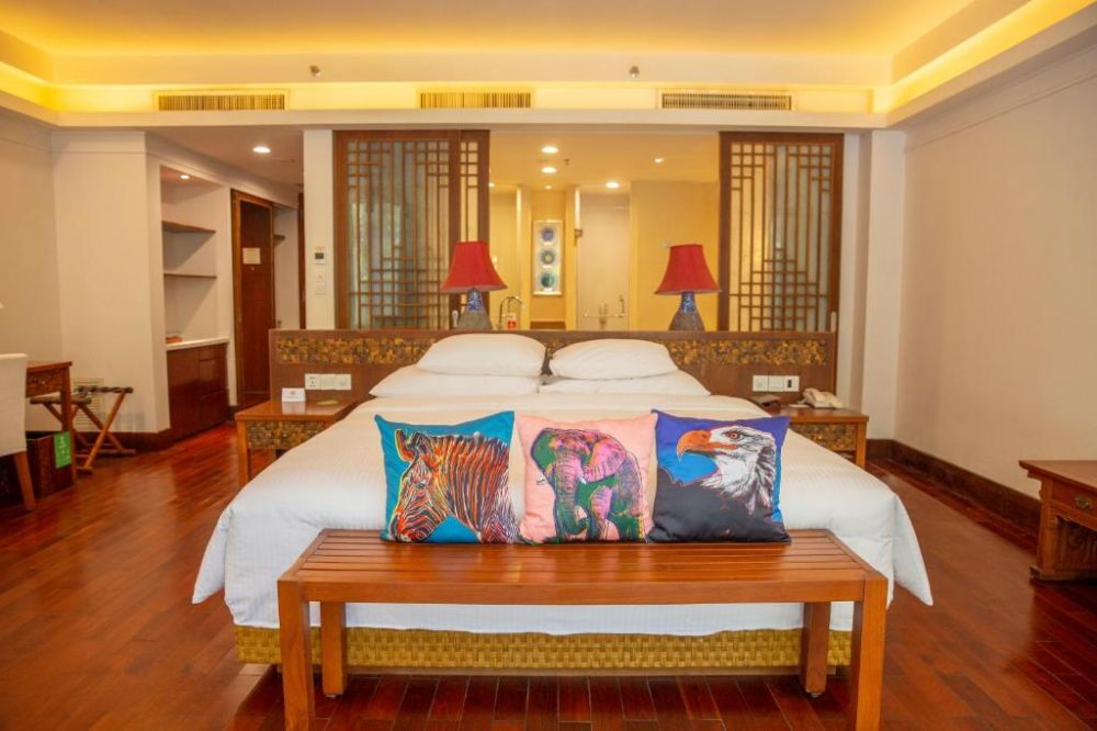 Swiss Superior King/Twin bed room with private swimming pool (ex.Small Pool Room), Swissotel & Grand Mercure Sanya Yalong Bay 5*