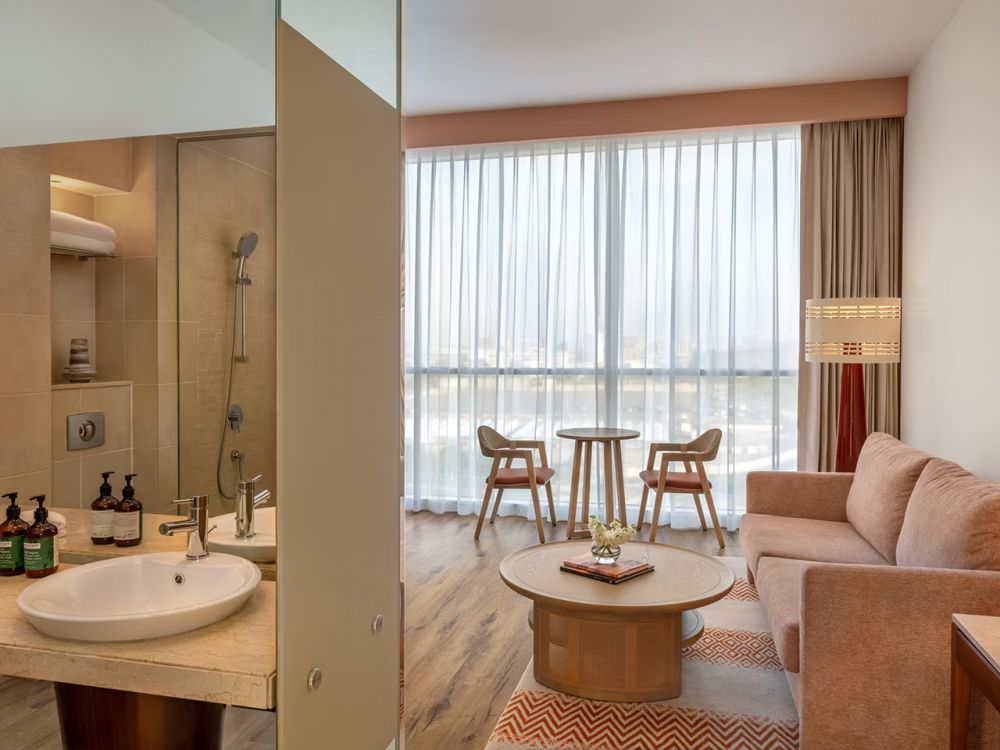 Queen Deluxe Family Plaza View, Yas Plaza Circuit (ex. Centro Yas Island Rotana) 4*