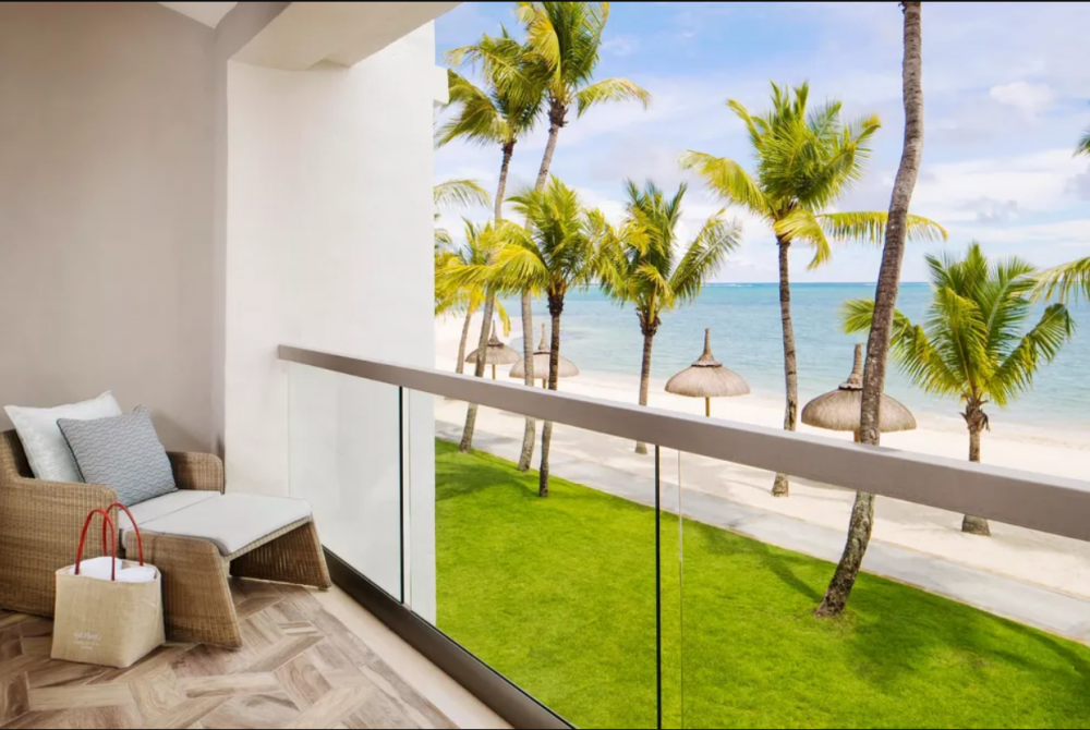 Beach Front Balcony Junior Suite  , One & Only Le Saint Geran 5*
