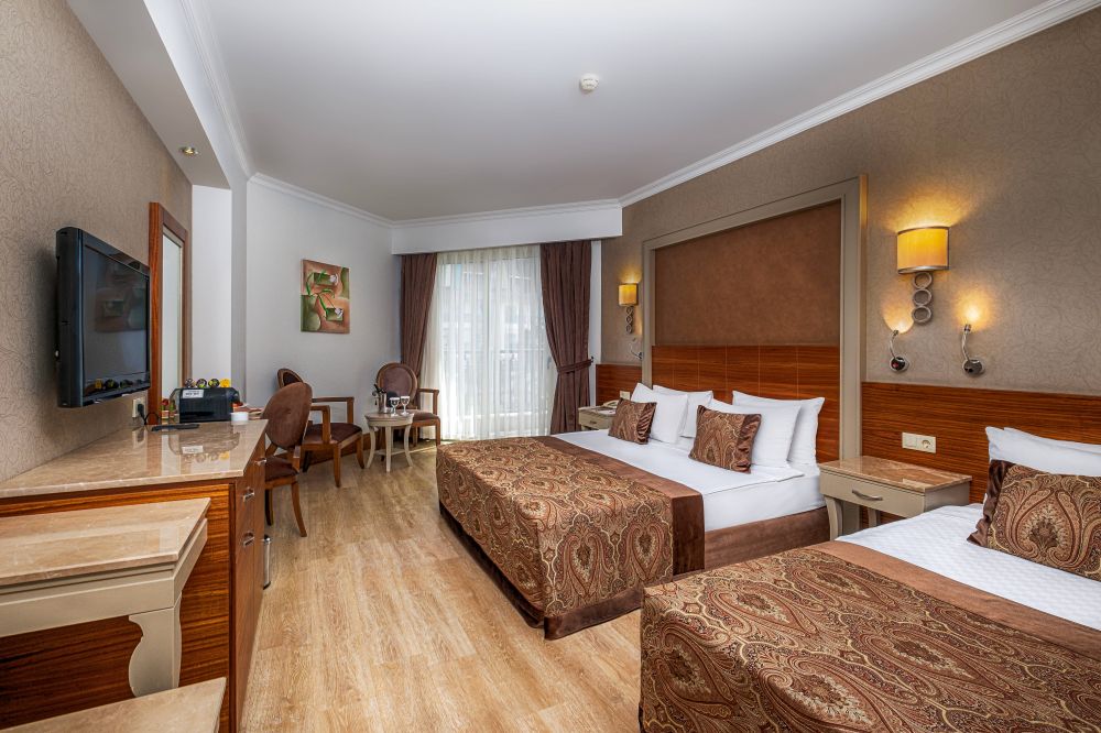 Superior, Well Palace Side (ex. Side Crown Charm Palace) 5*
