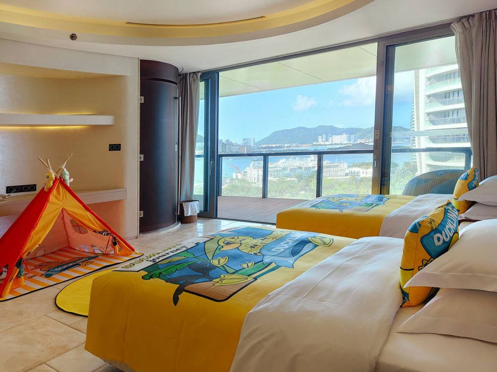 Family Ocean View Suite (Three Beds Room), Phoenix Island Resort Sanya 5*