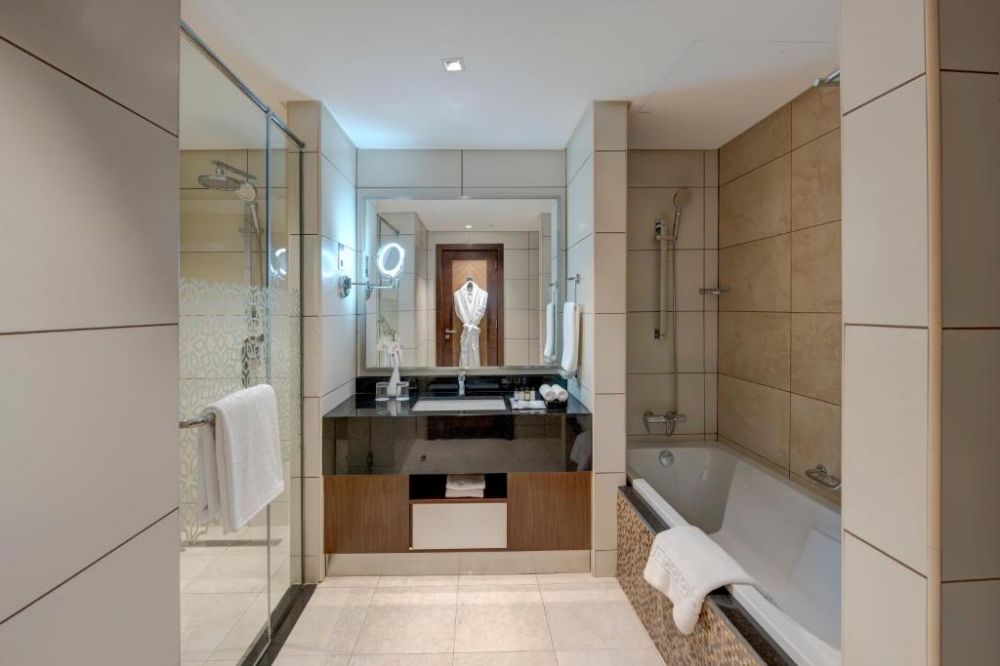 Two Bedroom City View/ Canal View, Royal Continental Suites 4*