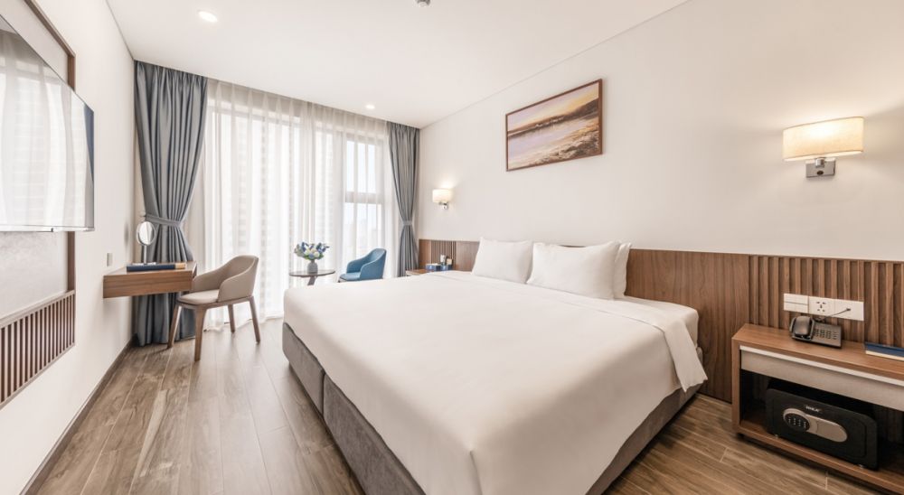 Premier, Mangata Beachfront Hotel 4*