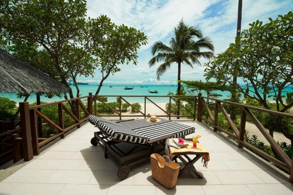 Beachfront Junior Suite, Saii Phi Phi Island Village (ex. Phi Phi Island Village Beach Resort) 5*