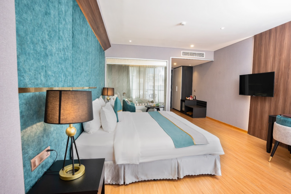 Premium Deluxe SSV with/without balcony, Cicilia Hotel & Spa Danang 4*