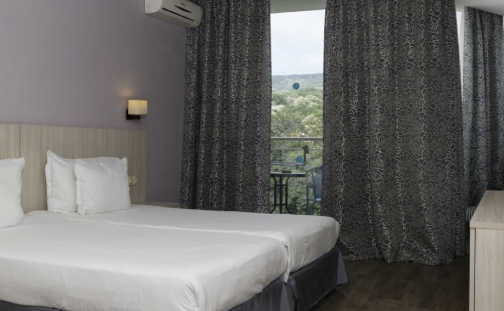 DBL Large room, Slavey 4*