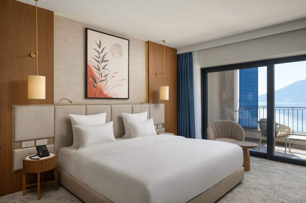 Classic Room Sea View with 1 double bed, Mövenpick Hotel & Residences Teuta Kotor Bay 5*