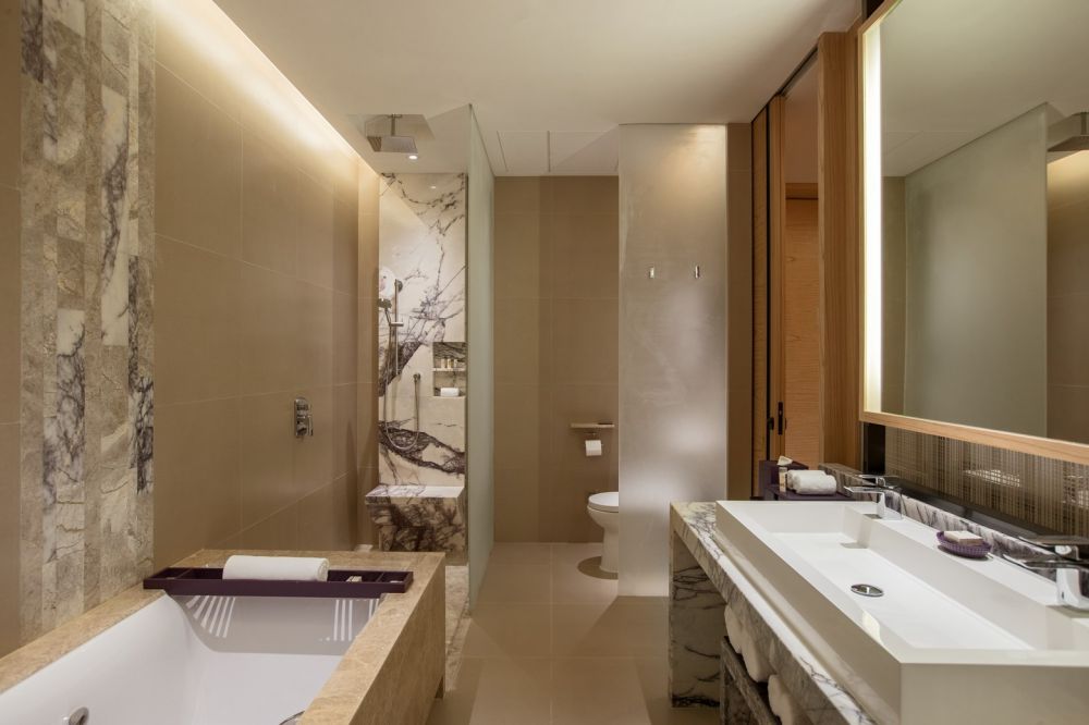 Superior, Renaissance Haikou Hotel 5*