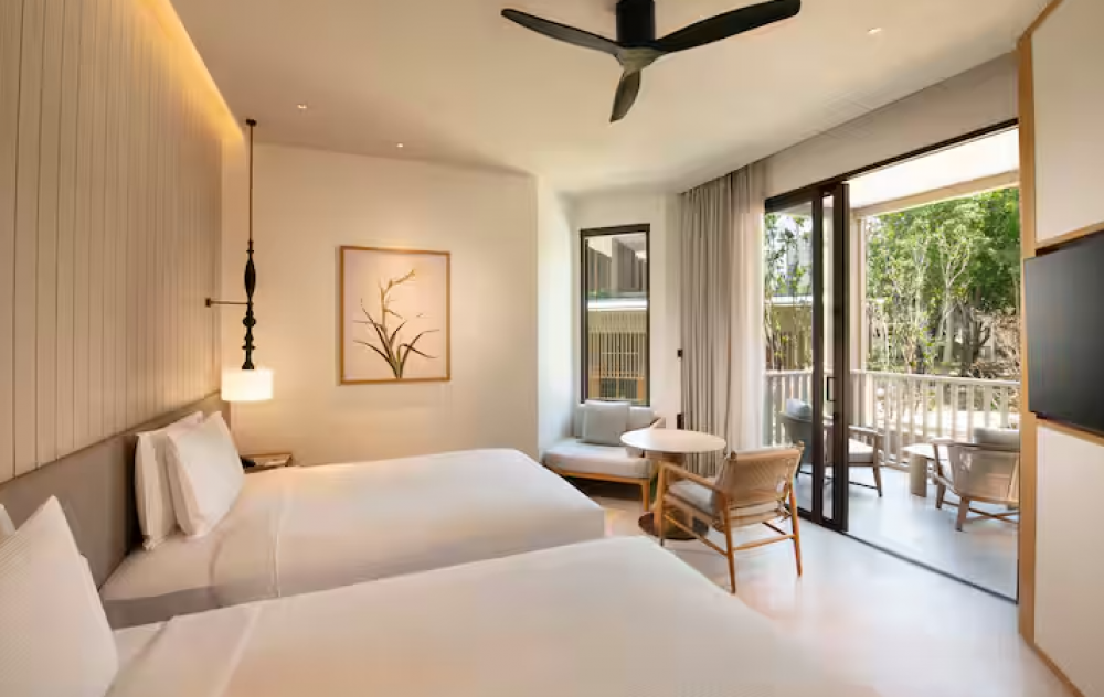 Twin Deluxe Room with Balcony, Hilton Burau Bay Langkawi 5*