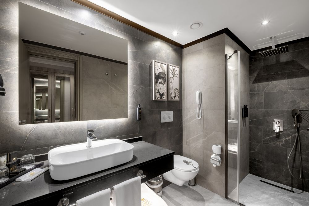 Junior Suite Room, Utopia World Hotel 5*