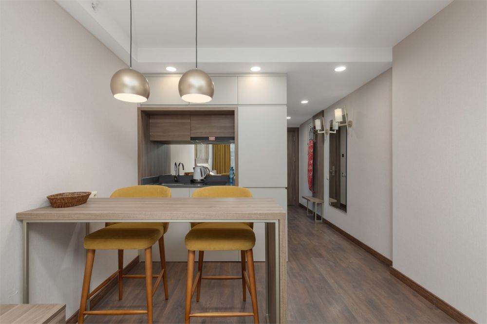 superior triple-king size & single bed, Wyn Residence 