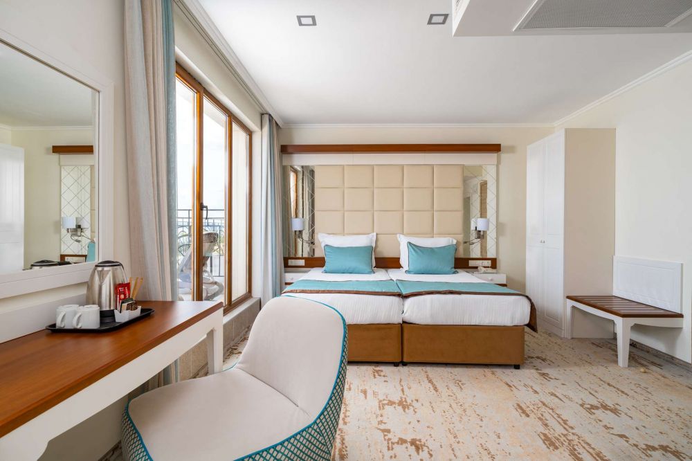 Superior Twin Room Sea View, Festa Via Pontica 4*