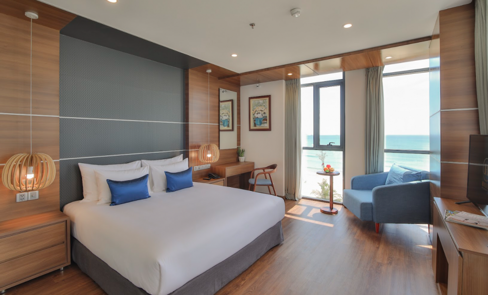 Beachfront Oasis, Haian Beach Hotel & Spa 4*