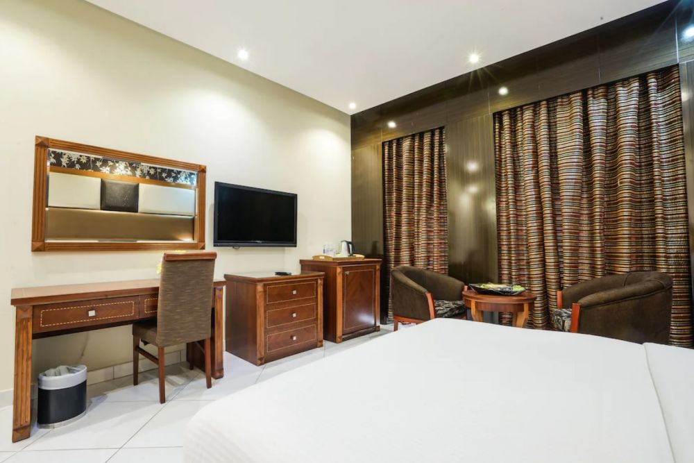Deluxe King Room, Vendome Plaza Hotel Dubai (ex. Vendome Palace Hotel) 3*