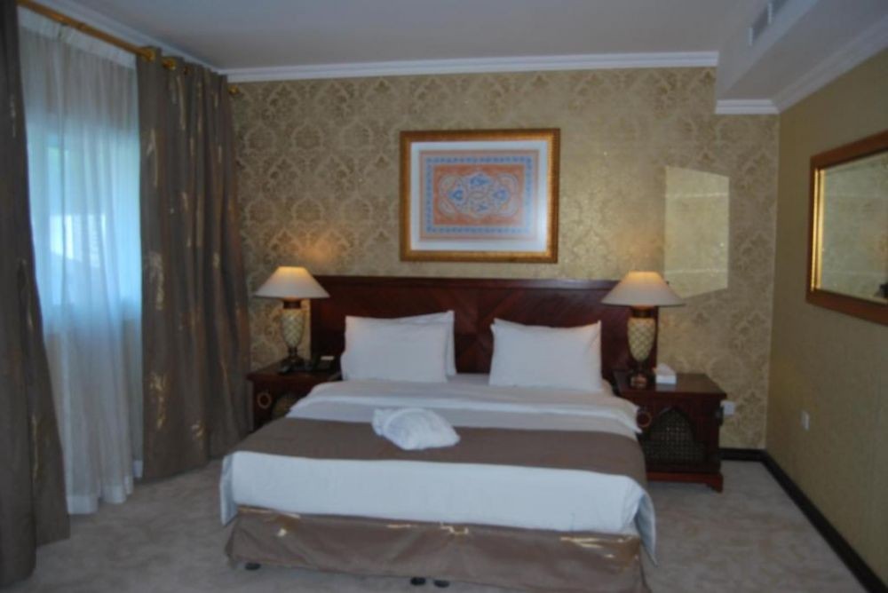 Standard Room (Deluxe Room), Sharjah International Airport Hotel 2*