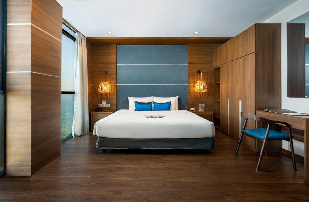 Beachfront 1 Bedroom Apartment, Haian Beach Hotel & Spa 4*