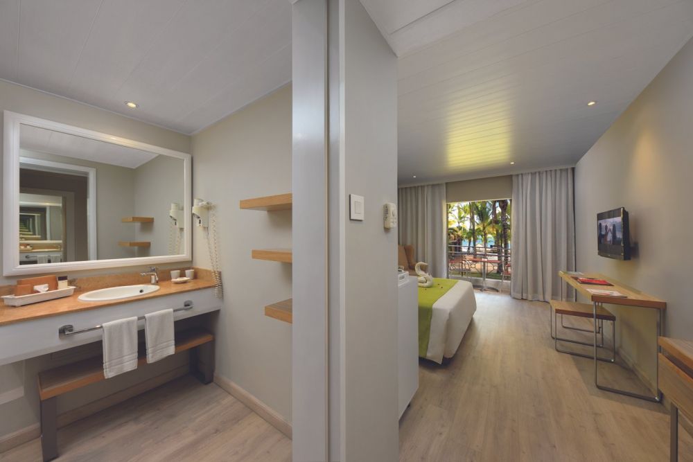 Standard Room/Beachfront, Mauricia Beachcomber Resort & SPA 4*