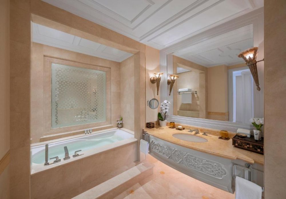 Pearl Room, Emirates Palace Mandarin Oriental 5*