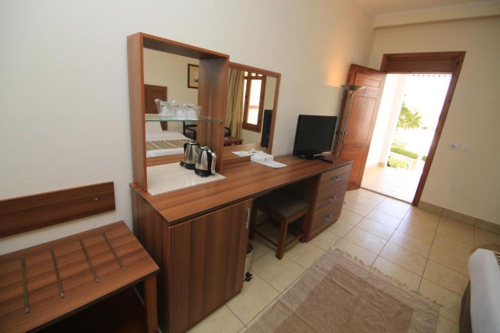 Superior Room GV/ PV/SV, Club Reef Hotel 4*