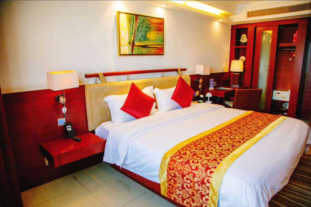 Deluxe Seaview Suite, Sanya Marina Sea View Hotel (ex.Marina Spa Hotel Sanya) 4*
