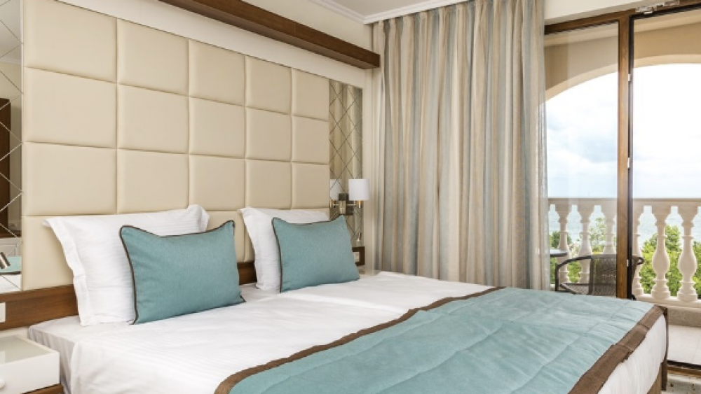 Deluxe Room Side Sea View, Festa Via Pontica 4*