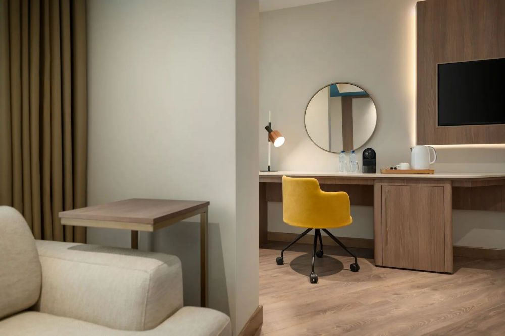 Executive King (Twin) Room, City View, La Quinta by Wyndham Batumi 4*