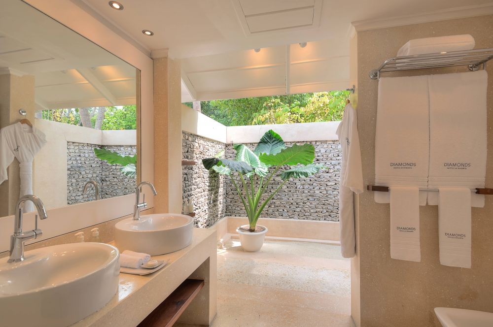 Beach Front Villa, Diamonds Thudufushi Island 5*