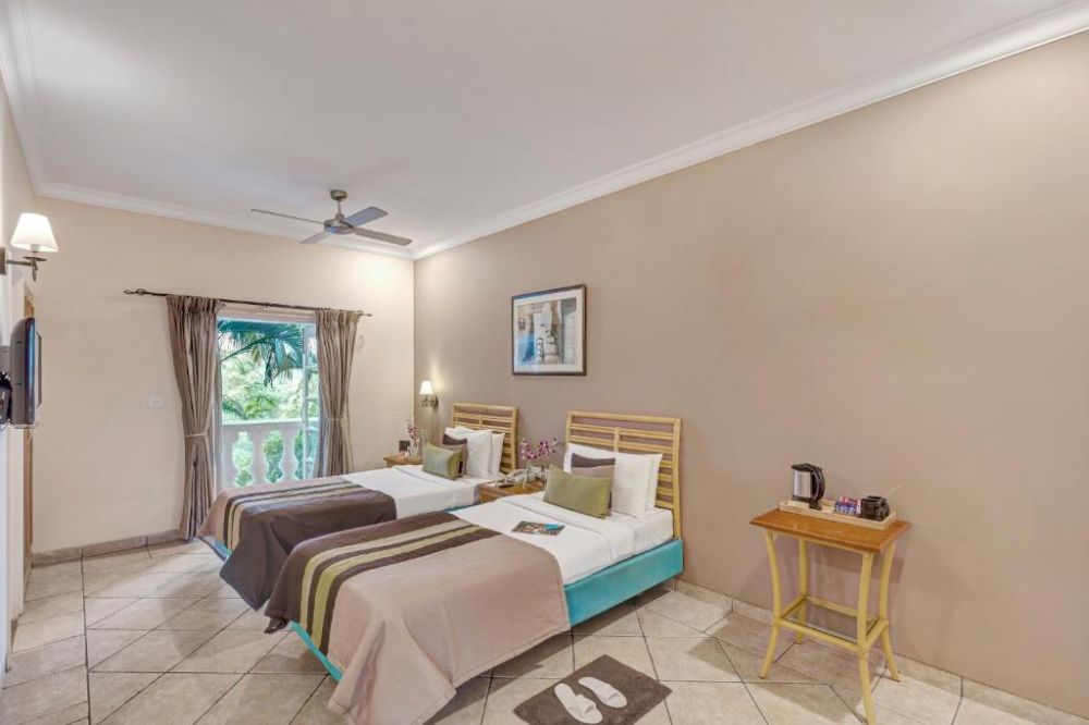 Standard AC (Hotel Unit), Club Mahindra Emerald Palms Resort 4*
