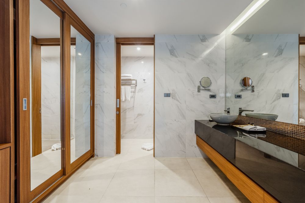3 Bedroom Residence with Balcony, Splash Beach Resort Maikhao Phuket 5*