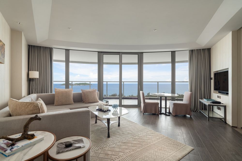 Panoramic Ocean View Suite, Rosewood Sanya 5*