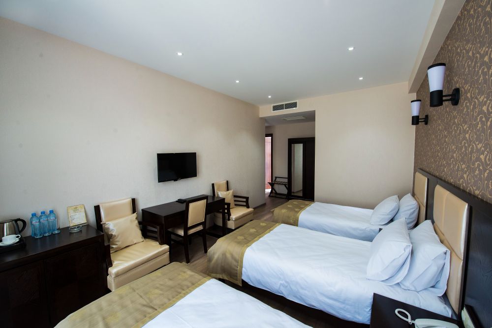 Triple Room, Tbilisi Inn 4*