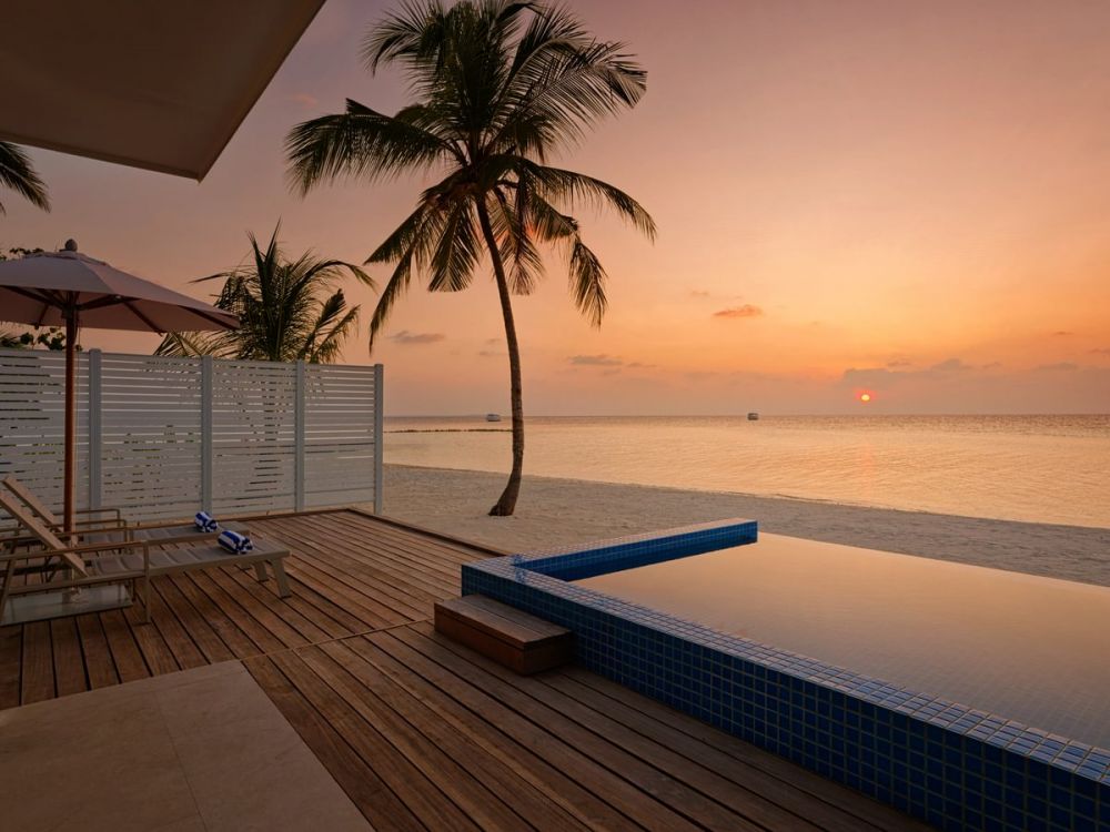 Sunset Beach Villa, Eri Maldives (ex. Eriyadu Island Resort) 4*