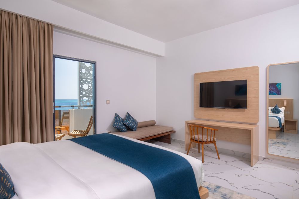 Junior Seaview Suite with Balcony, Arrival Beach & SPA 