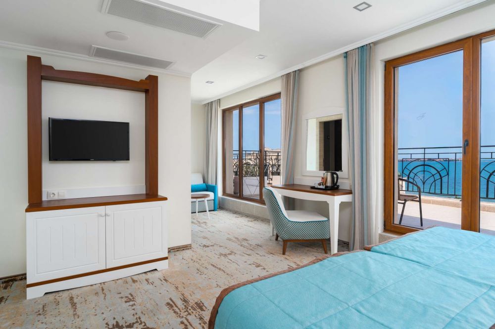 Superior Twin Room Sea View, Festa Via Pontica 4*