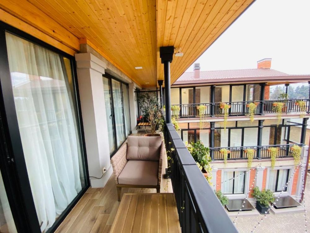 Family Room, Seventeen Rooms 3*