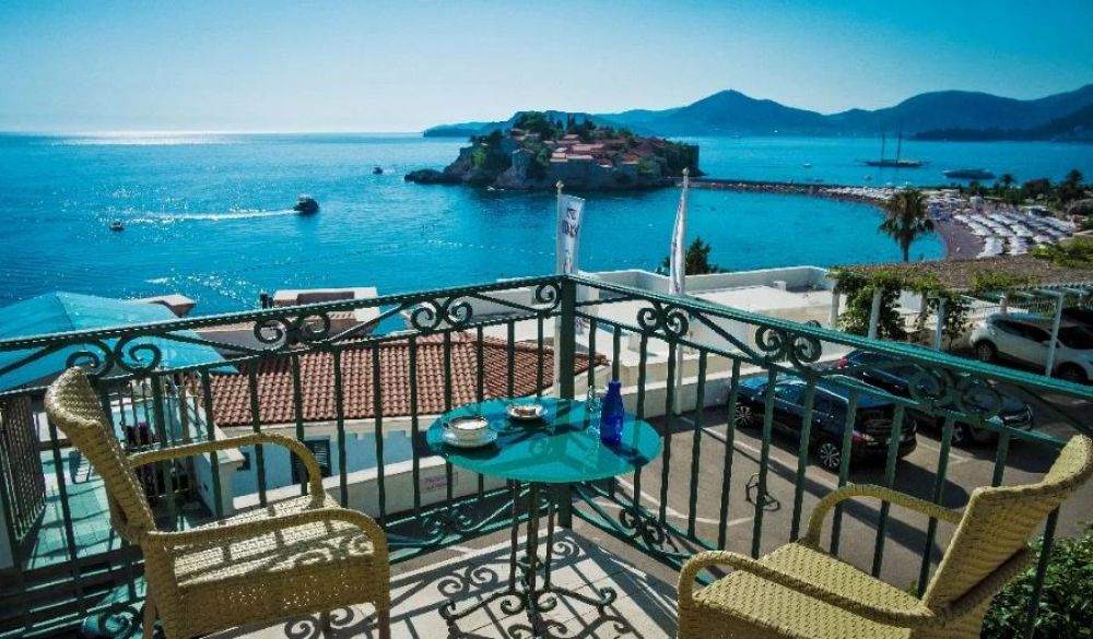 APP, Azimut 4*
