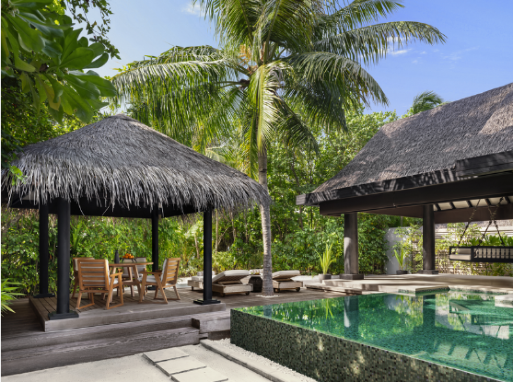 Beach House with Pool, Naladhu Maldives 5*