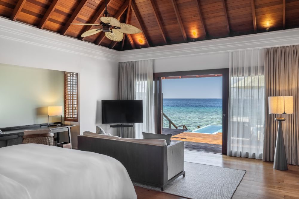 Overwater Pool Villa, Dusit Thani Maldives 5*