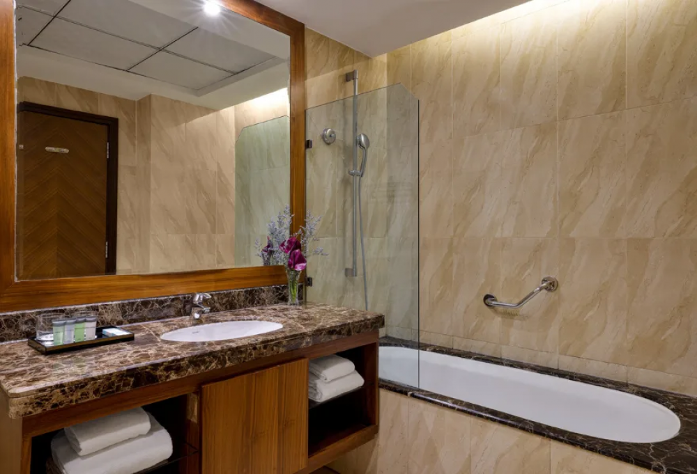 Studio, La Suite Dubai Hotel & Apartments Operated by Minor Hotels ( ex. La Suite Dubai Hotel & Apartments, ex. Fraser Suites) 5*