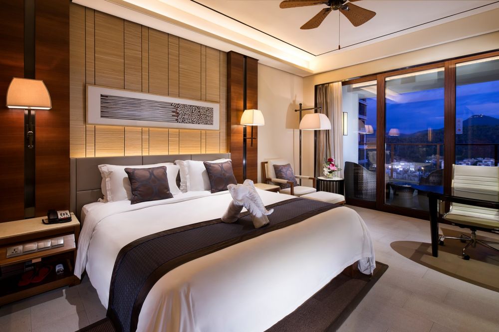 Crowne Plaza River View Room, Crowne Plaza Sanya City Center 5*