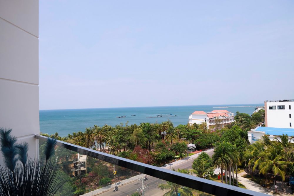 Deluxe Ocean View with Balcony, Daystar Hotel Phu Quoc 4*