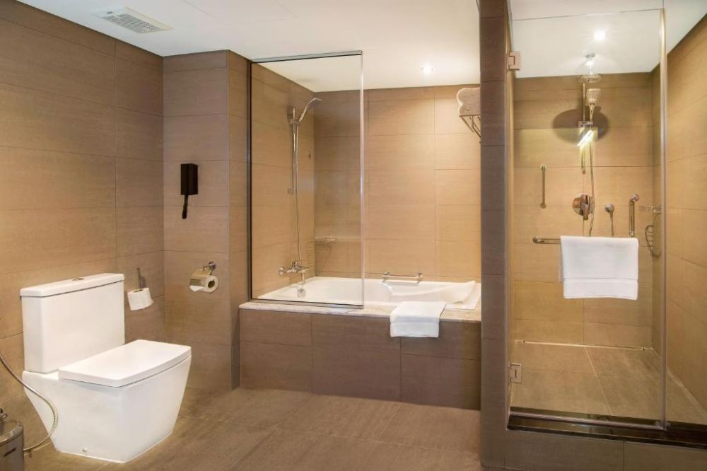 Junior Suite, Le Meridien Abu Dhabi 5*
