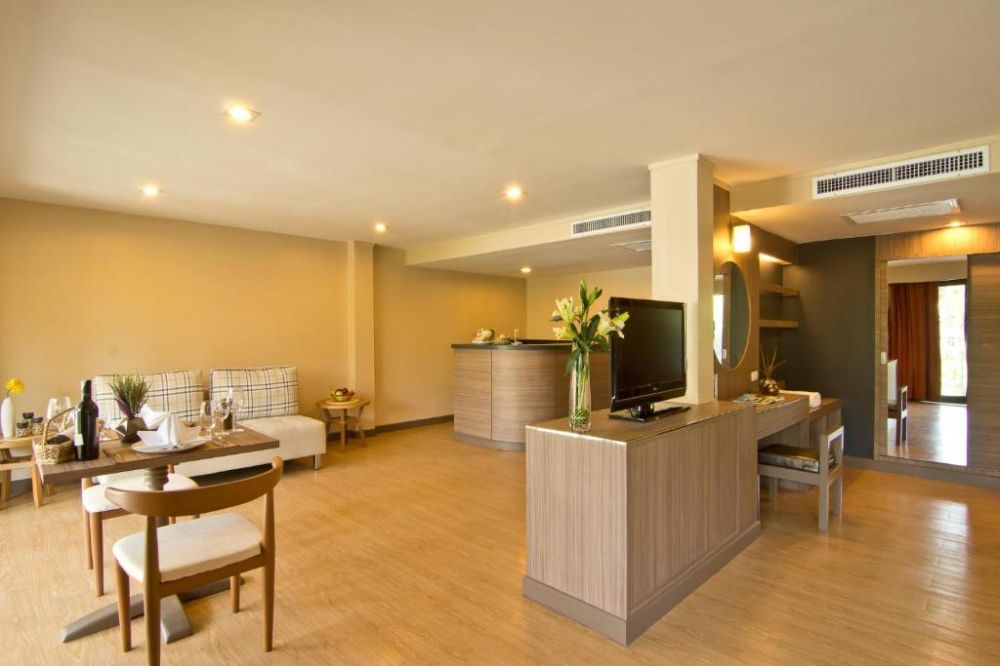 Junior Suite, The Green Park Resort 4*