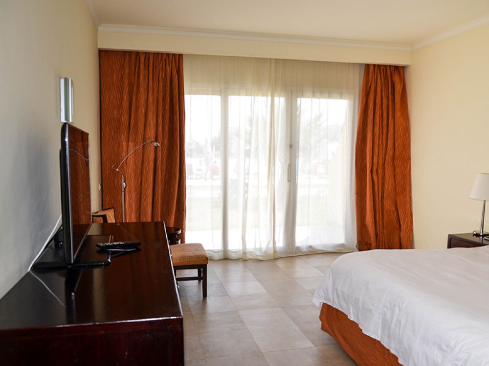 Mountainside King Deluxe Suite Pool view (ex.Family Deluxe Pool Room), Doubletree By Hilton Sharm Bay Resort Mountain Side 4*